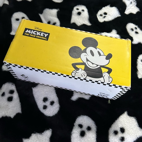 Mickey Mouse Disney Vans - Picture 5 of 5